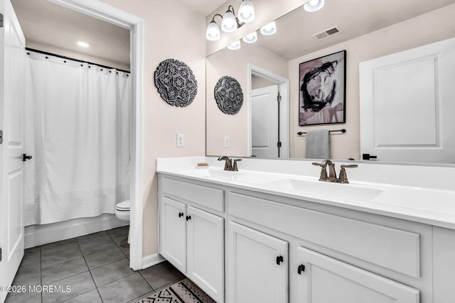 59 Holloway Avenue, Manahawkin, NJ 08050