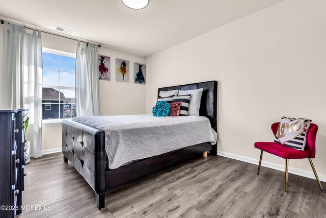 59 Holloway Avenue, Manahawkin, NJ 08050