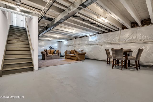 59 Holloway Avenue, Manahawkin, NJ 08050