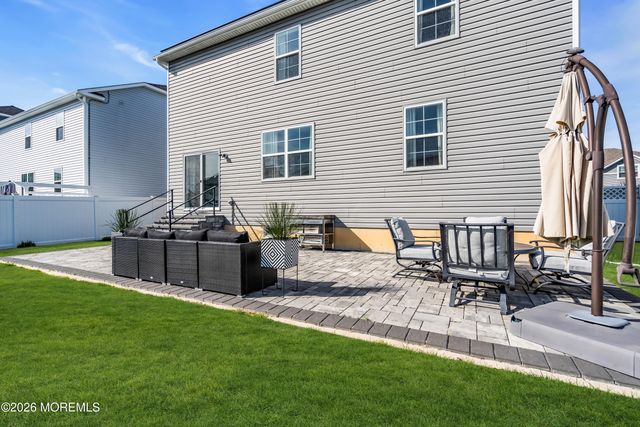 59 Holloway Avenue, Manahawkin, NJ 08050