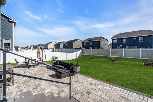 59 Holloway Avenue, Manahawkin, NJ 08050