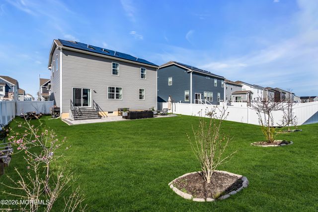 59 Holloway Avenue, Manahawkin, NJ 08050