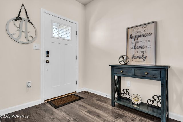 59 Holloway Avenue, Manahawkin, NJ 08050