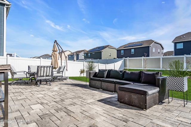 59 Holloway Avenue, Manahawkin, NJ 08050