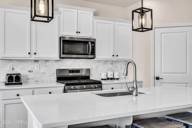 59 Holloway Avenue, Manahawkin, NJ 08050