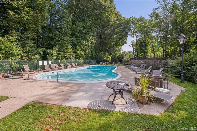 2 Consulate Drive 1O, Tuckahoe, NY 10707