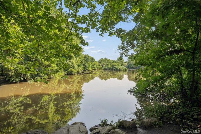 2 Consulate Drive 1O, Tuckahoe, NY 10707