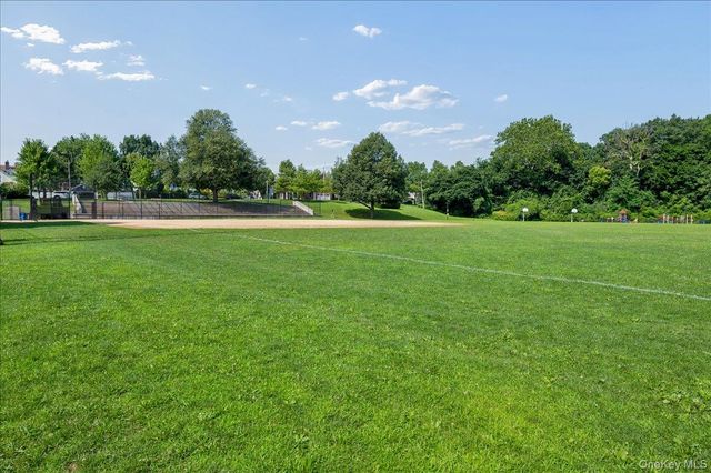 2 Consulate Drive 1O, Tuckahoe, NY 10707