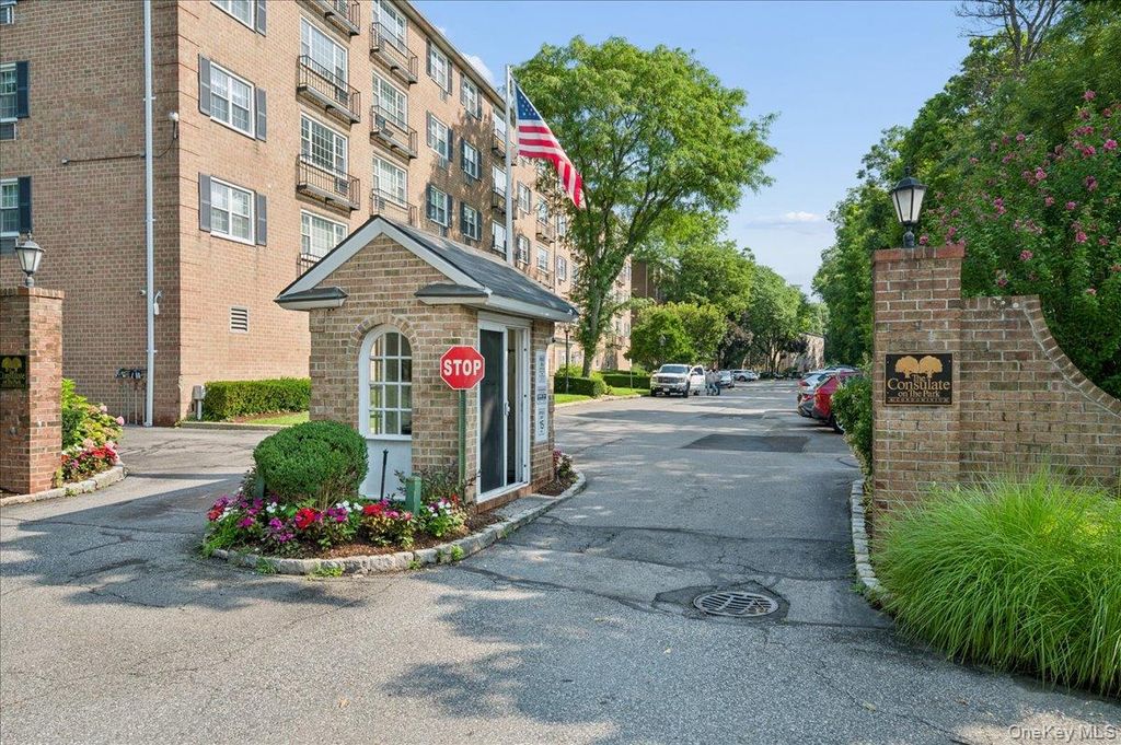 2 Consulate Drive 1O, Tuckahoe, NY 10707