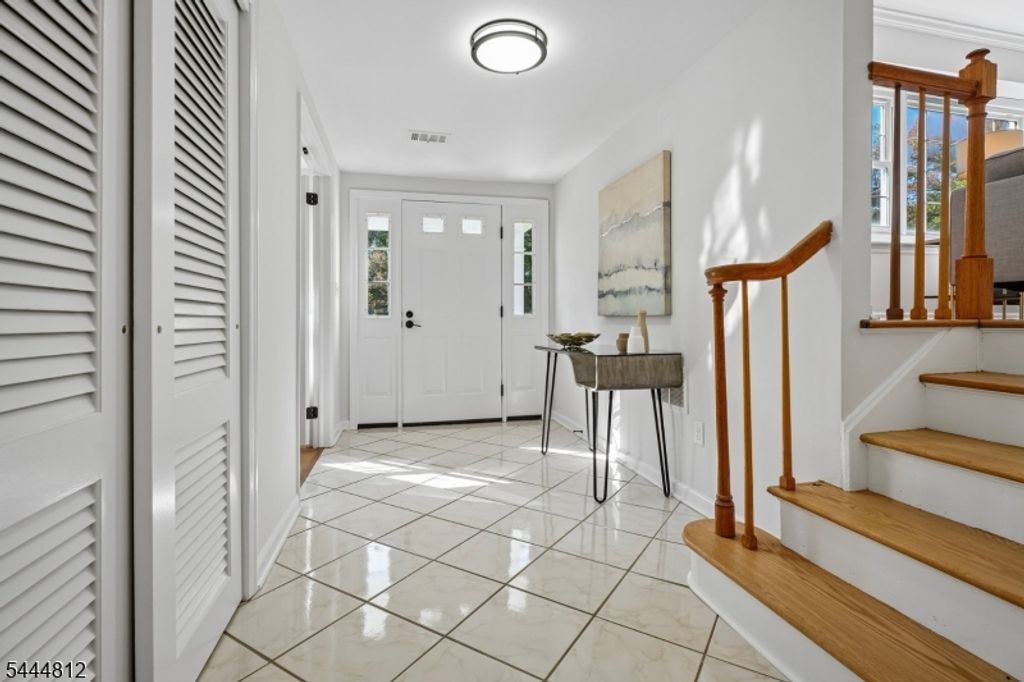 174 Sutton Dr, Berkeley Heights Twp., NJ 07922 — photo 2