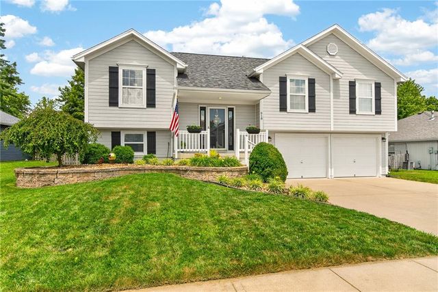 618 SW Gateway Drive, Grain Valley, MO 64029
