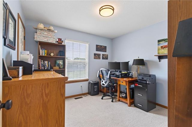 618 SW Gateway Drive, Grain Valley, MO 64029