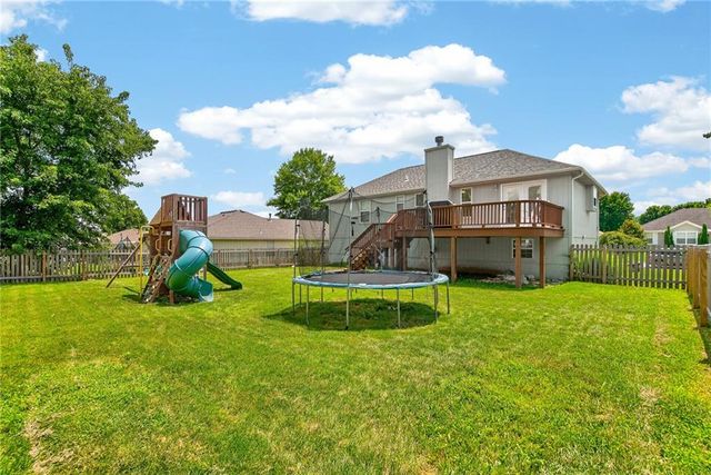 618 SW Gateway Drive, Grain Valley, MO 64029