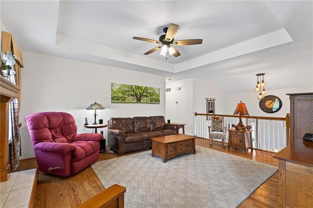 618 SW Gateway Drive, Grain Valley, MO 64029