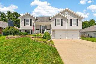 618 SW Gateway Drive, Grain Valley, MO 64029