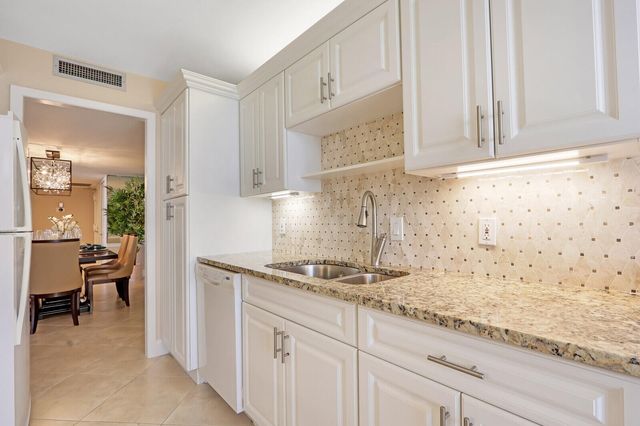 4200 N Ocean Drive 2-802, Singer Island, FL 33404