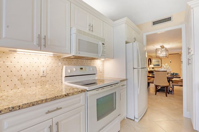 4200 N Ocean Drive 2-802, Singer Island, FL 33404