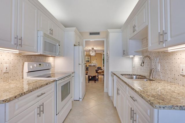4200 N Ocean Drive 2-802, Singer Island, FL 33404