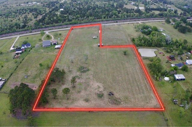 9715 County Road 171, Liverpool, TX 77577