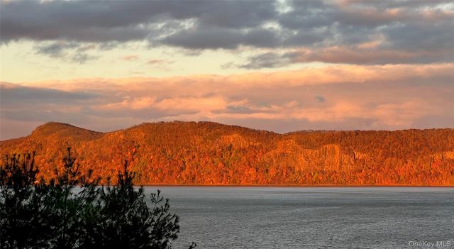 24 Country Club Lane, Briarcliff Manor, NY 10510