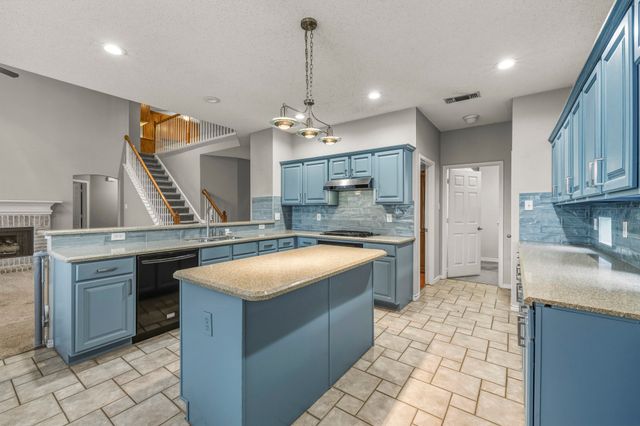 2004 Melissa Diane Street, Mansfield, TX 76063