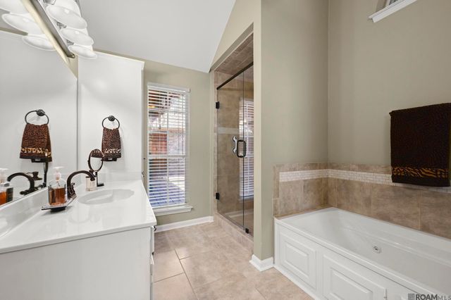 17631 Creek Hollow Rd, Saint George, LA 70817