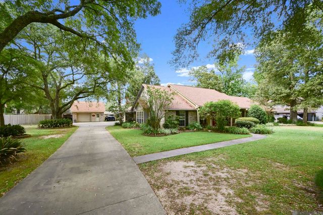 17631 Creek Hollow Rd, Saint George, LA 70817