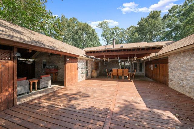 17631 Creek Hollow Rd, Saint George, LA 70817