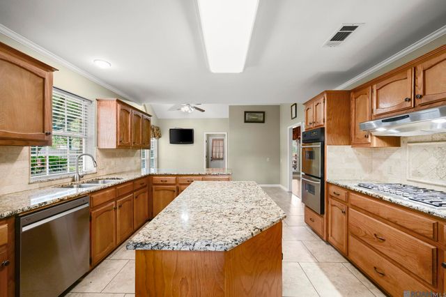 17631 Creek Hollow Rd, Saint George, LA 70817