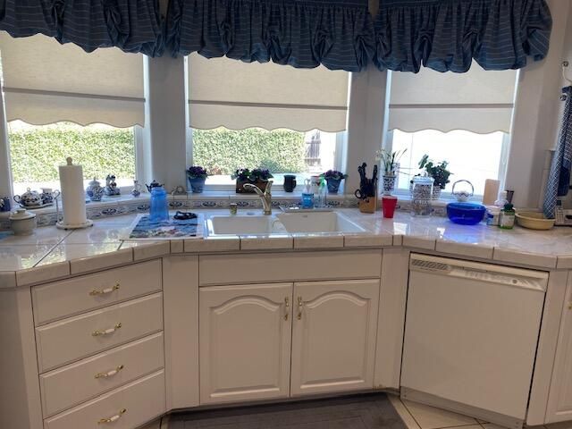 1110 Grove Drive, Tulare, CA 93274