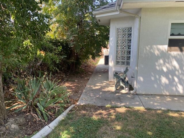 1110 Grove Drive, Tulare, CA 93274