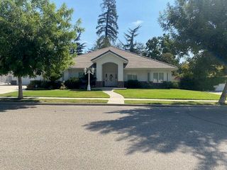 1110 Grove Drive, Tulare, CA 93274