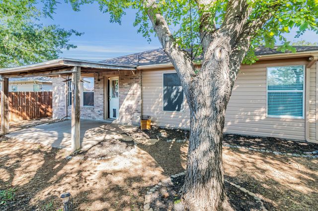 2124 Blanco Lane, Fort Worth, TX 76247