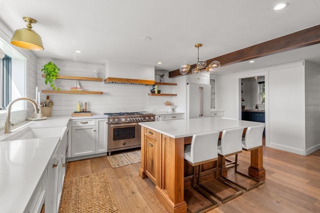 27 Dorchester St, Quincy, MA 02171