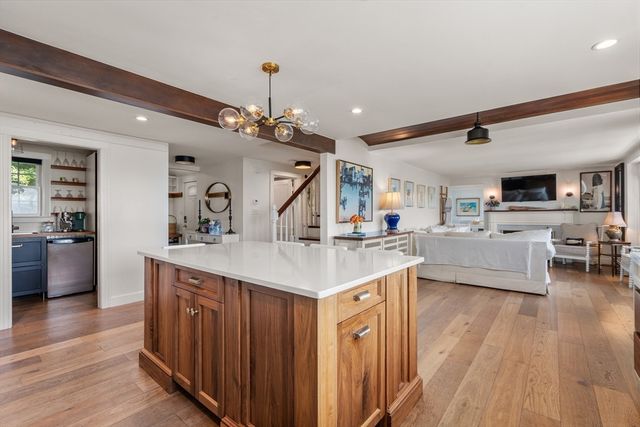 27 Dorchester St, Quincy, MA 02171
