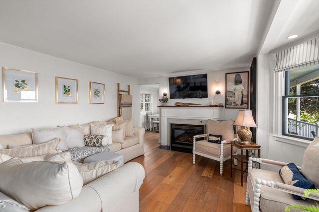 27 Dorchester St, Quincy, MA 02171