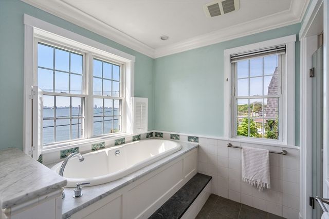 27 Dorchester St, Quincy, MA 02171