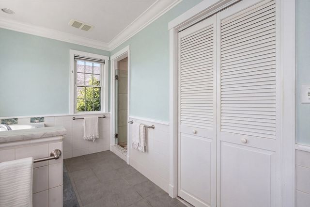 27 Dorchester St, Quincy, MA 02171