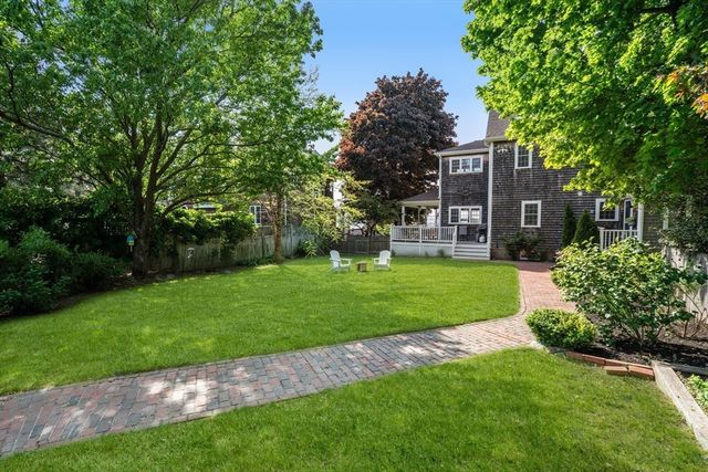 27 Dorchester St, Quincy, MA 02171