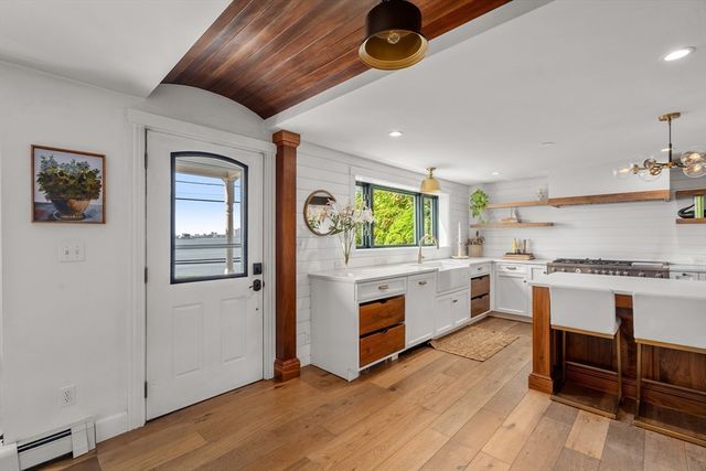 27 Dorchester St, Quincy, MA 02171