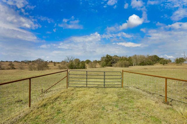 1372 N Nassau Road, Round Top, TX 78954