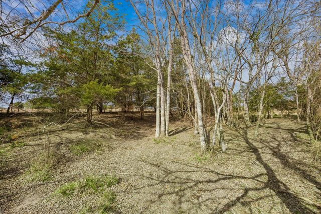 1372 N Nassau Road, Round Top, TX 78954