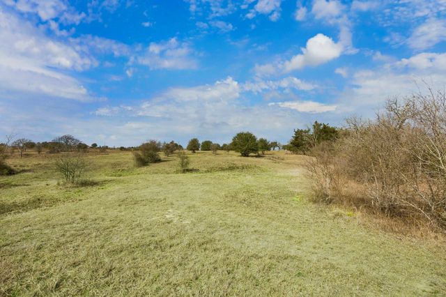 1372 N Nassau Road, Round Top, TX 78954