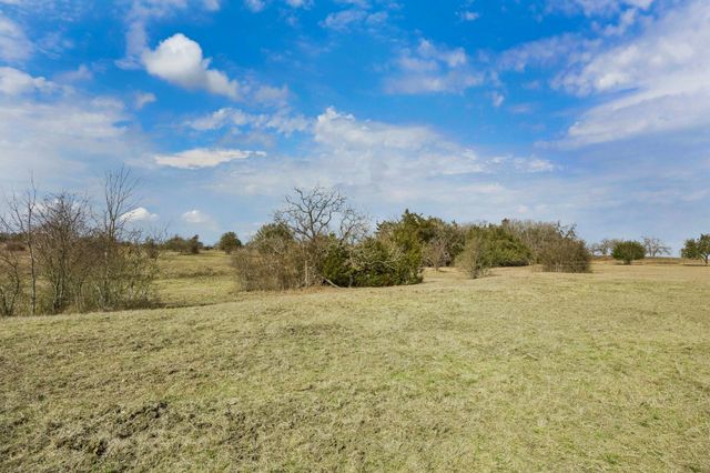 1372 N Nassau Road, Round Top, TX 78954