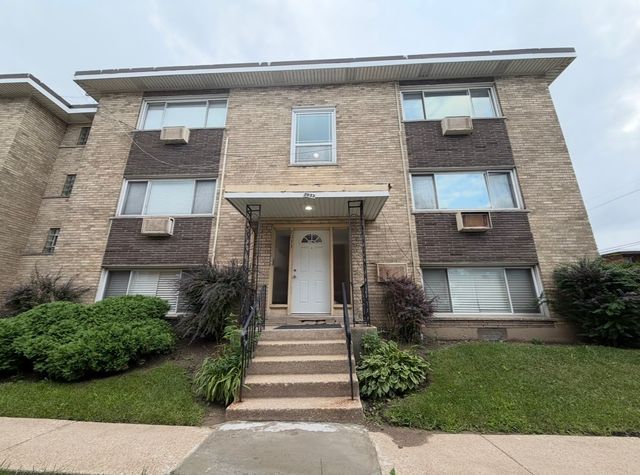 2033 W 111th Street 2N, Chicago, IL 60643