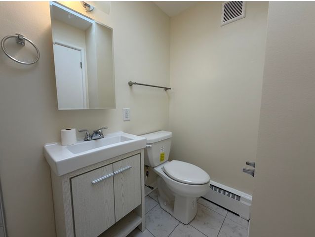 2033 W 111th Street 2N, Chicago, IL 60643