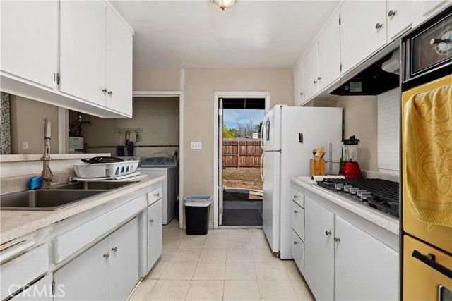 22943 cantlay Street, West Hills (los Angeles), CA 91307