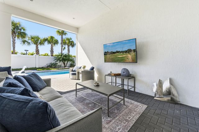 9921 Regency Way, Palm Beach Gardens, FL 33412