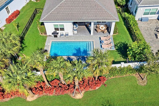 9921 Regency Way, Palm Beach Gardens, FL 33412