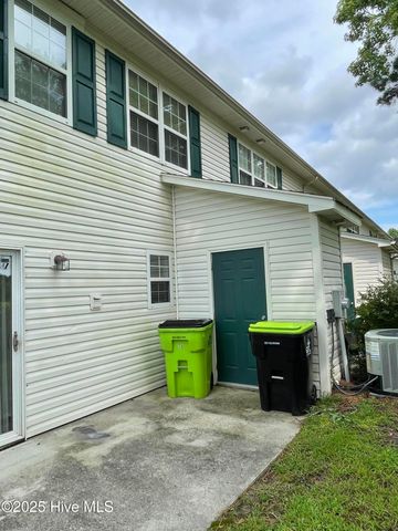 71 Crush Court, Swansboro, NC 28584